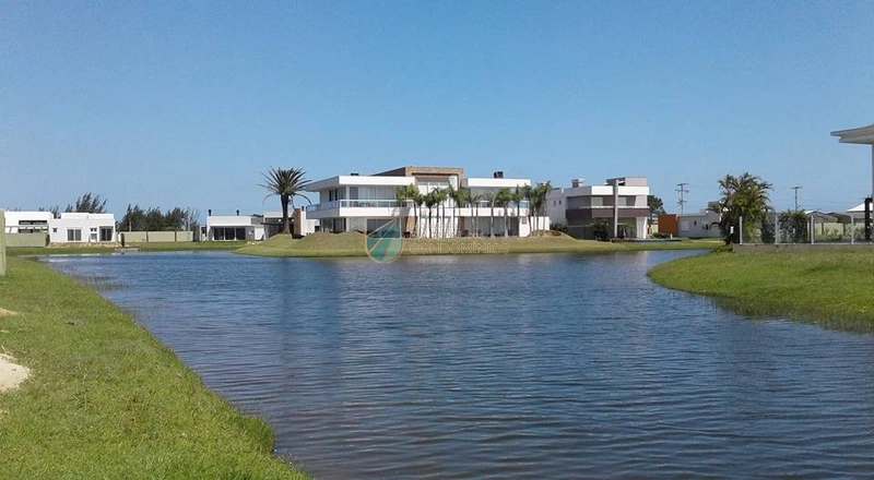 Excelente terreno com fundos para área verde e junto a infraestrutura: 10ª foto da galeria de imagens do imóvel