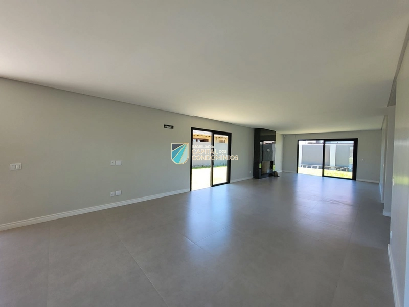 Sobrado novo em Atlântida: 21ª foto da galeria de imagens do imóvel