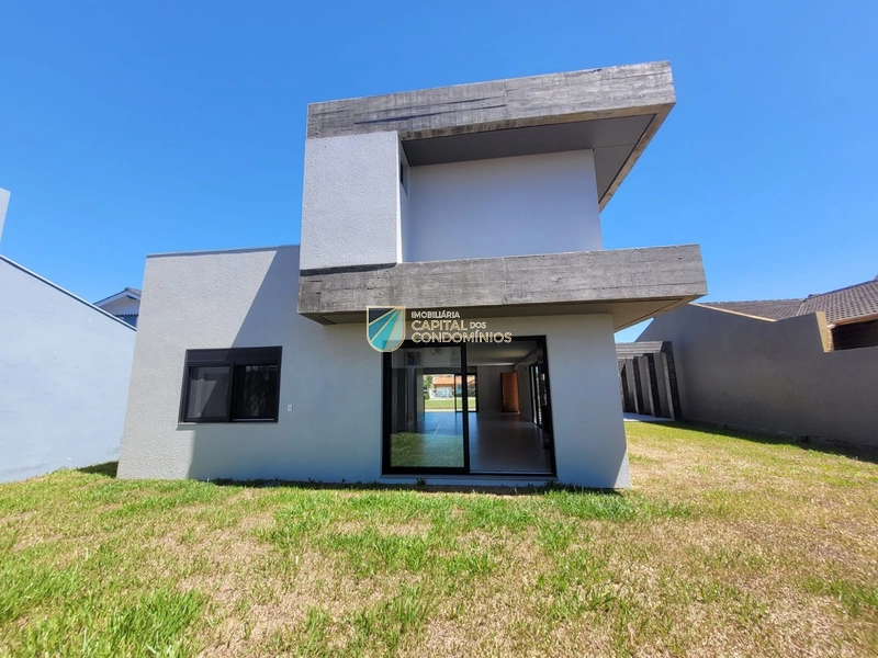 Sobrado novo em Atlântida: 8ª foto da galeria de imagens do imóvel