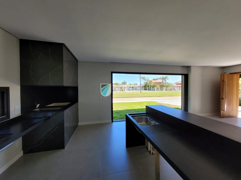 Sobrado novo em Atlântida: 17ª foto da galeria de imagens do imóvel