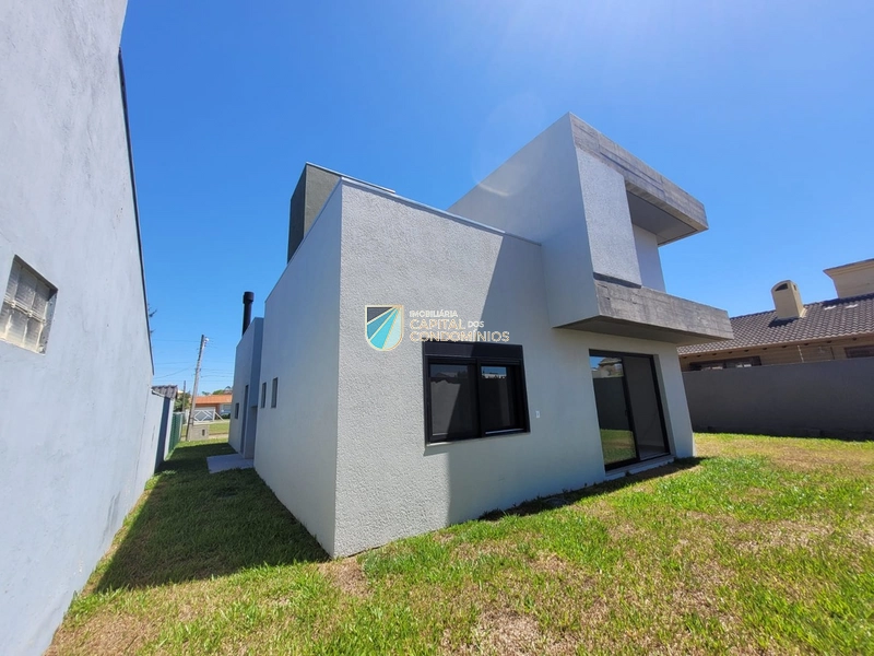 Sobrado novo em Atlântida: 7ª foto da galeria de imagens do imóvel