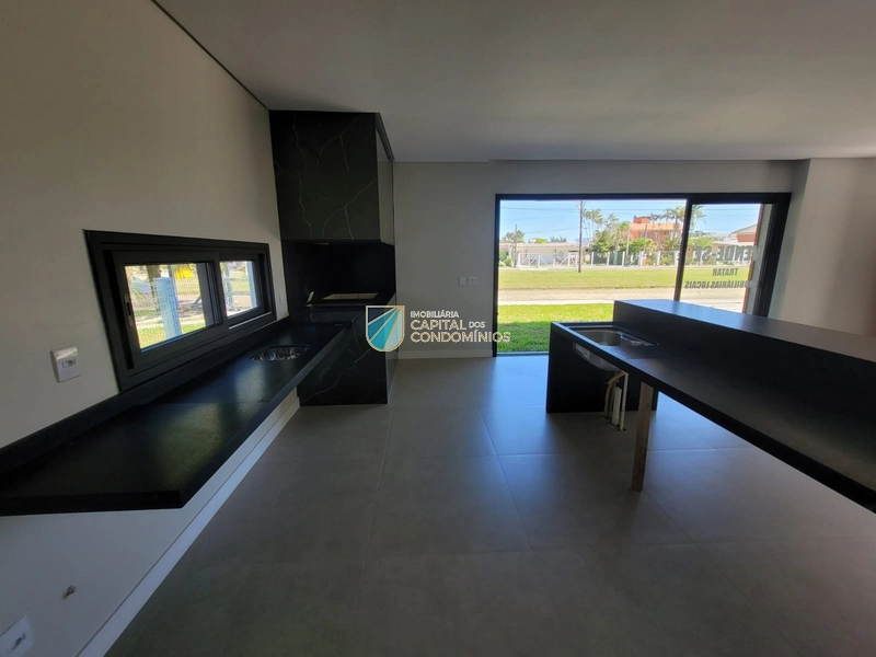 Sobrado novo em Atlântida: 15ª foto da galeria de imagens do imóvel