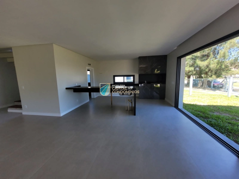 Sobrado novo em Atlântida: 13ª foto da galeria de imagens do imóvel