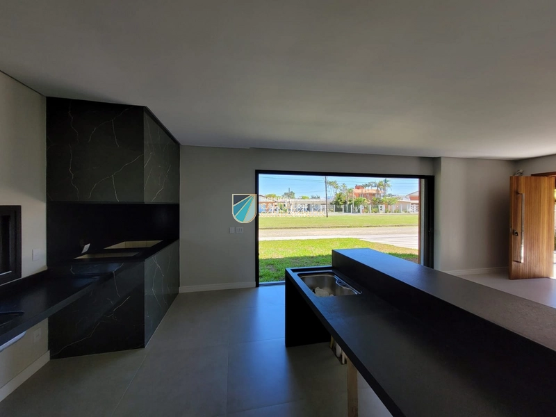 Sobrado novo em Atlântida: 14ª foto da galeria de imagens do imóvel