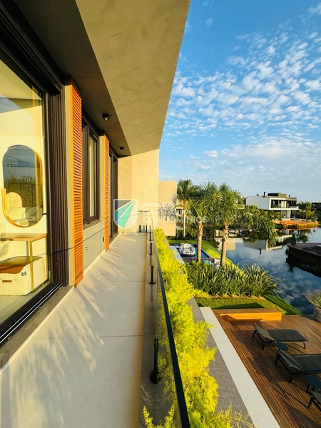 Sobrado beira lago no condomínio Malibu: 22ª foto da galeria de imagens do imóvel