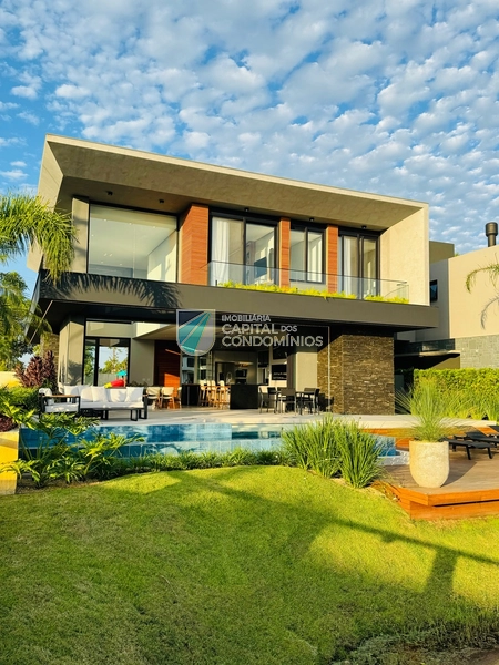 Sobrado beira lago no condomínio Malibu: 7ª foto da galeria de imagens do imóvel