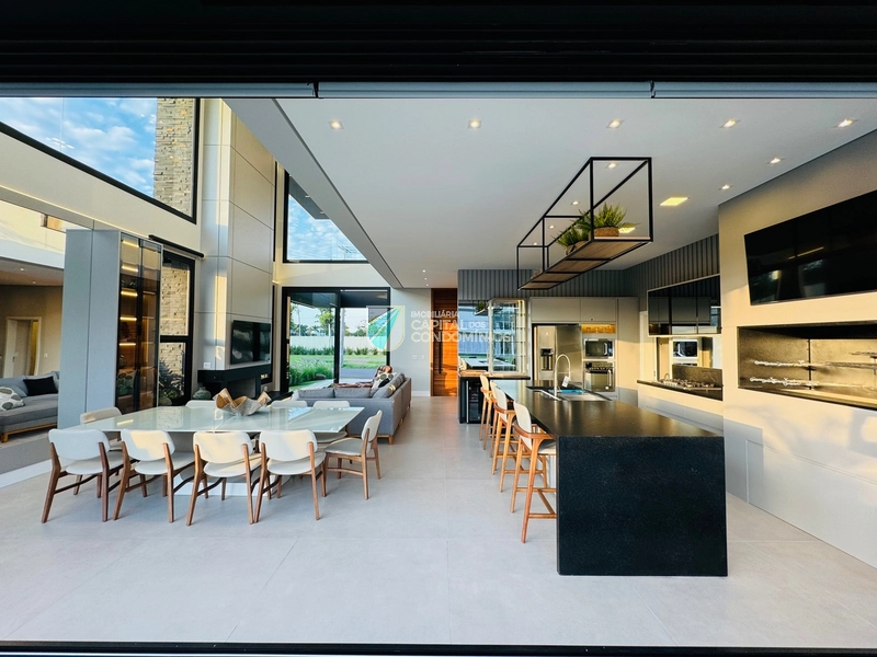 Sobrado beira lago no condomínio Malibu: 26ª foto da galeria de imagens do imóvel