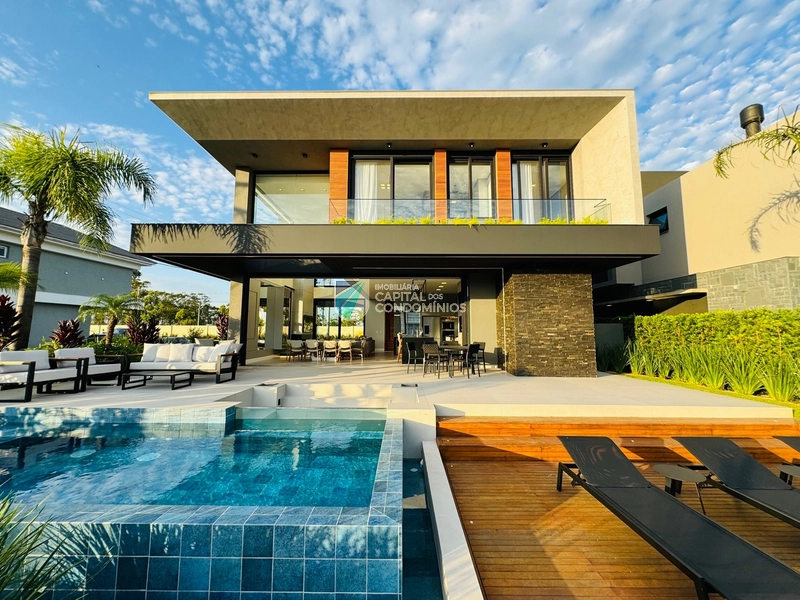 Sobrado beira lago no condomínio Malibu: 10ª foto da galeria de imagens do imóvel