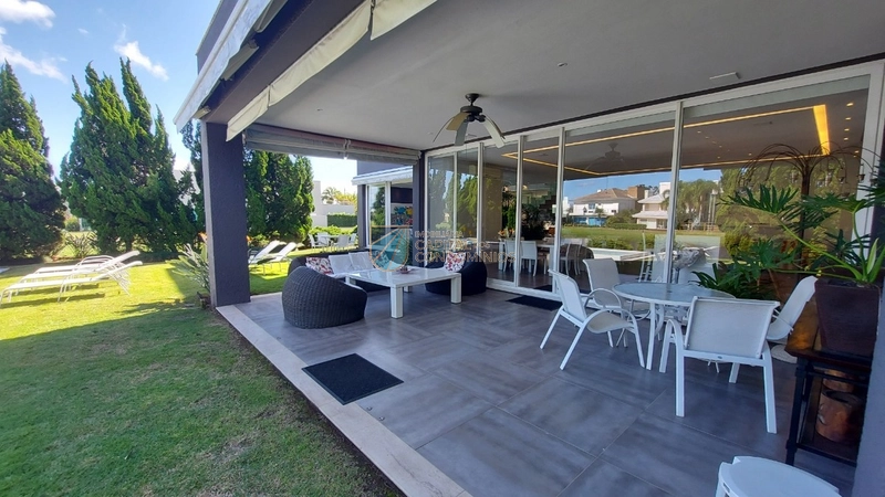 Sobrado em condomínio fechado em Atlântida: 10ª foto da galeria de imagens do imóvel