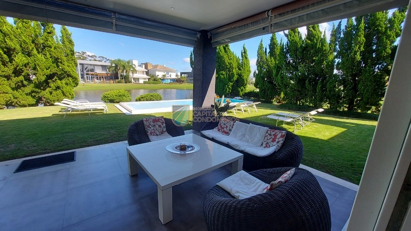 Sobrado em condomínio fechado em Atlântida: 9ª foto da galeria de imagens do imóvel