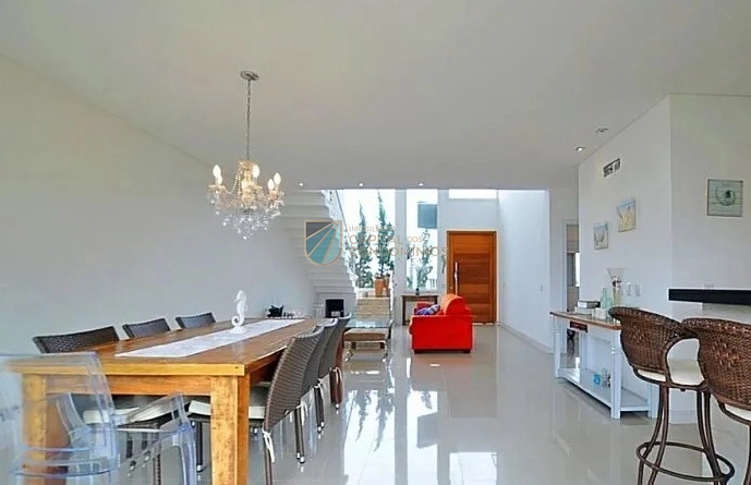 Sobrado frente lago: 3ª foto da galeria de imagens do imóvel