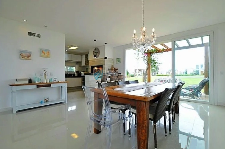 Sobrado frente lago: 5ª foto da galeria de imagens do imóvel