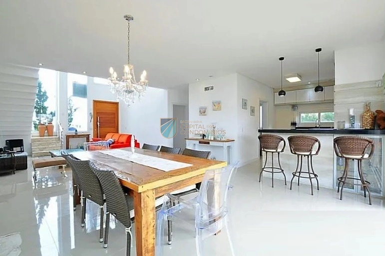 Sobrado frente lago: 4ª foto da galeria de imagens do imóvel