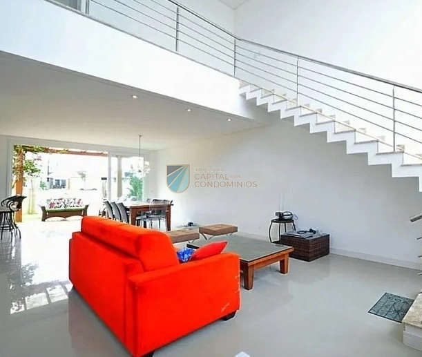 Sobrado frente lago: 2ª foto da galeria de imagens do imóvel