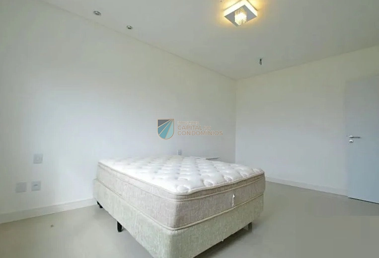 Sobrado frente lago: 12ª foto da galeria de imagens do imóvel