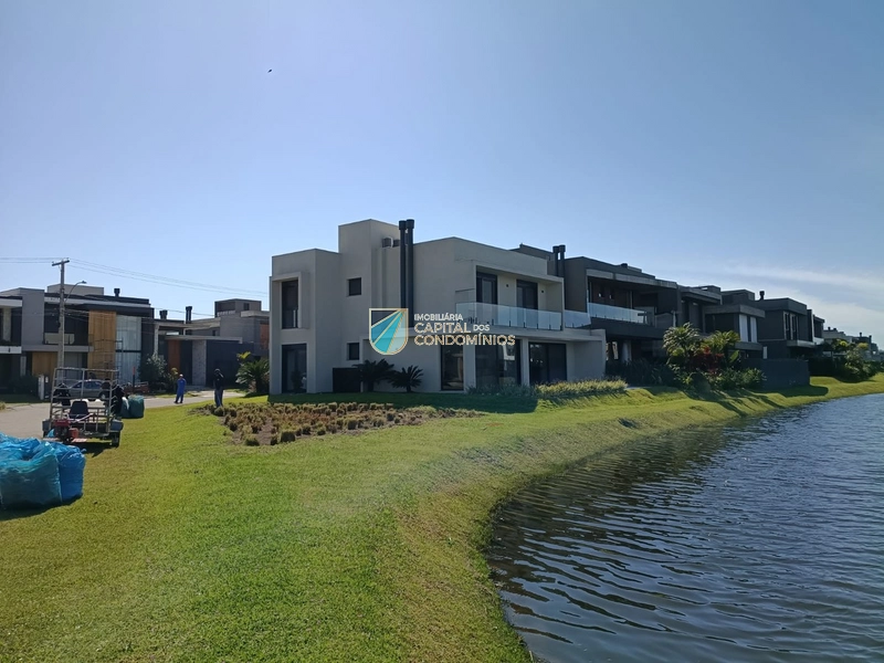 Sobrado beira lago de esquina: 50ª foto da galeria de imagens do imóvel