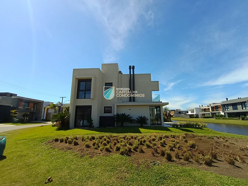 Sobrado beira lago de esquina: 52ª foto da galeria de imagens do imóvel