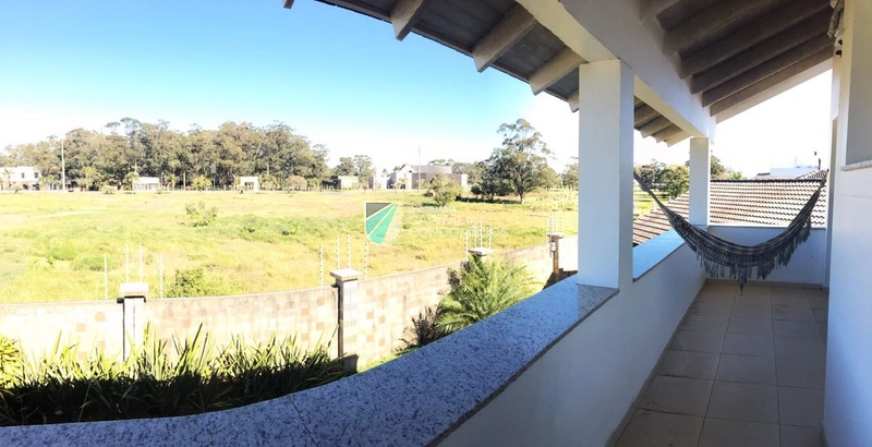 Sobrado em Atlântida: 5ª foto da galeria de imagens do imóvel