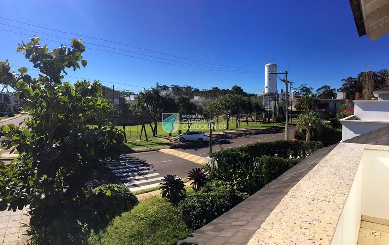 Sobrado em Atlântida: 3ª foto da galeria de imagens do imóvel