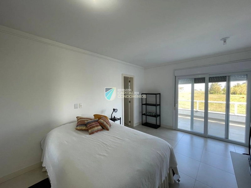 Sobrado com piscina: 7ª foto da galeria de imagens do imóvel