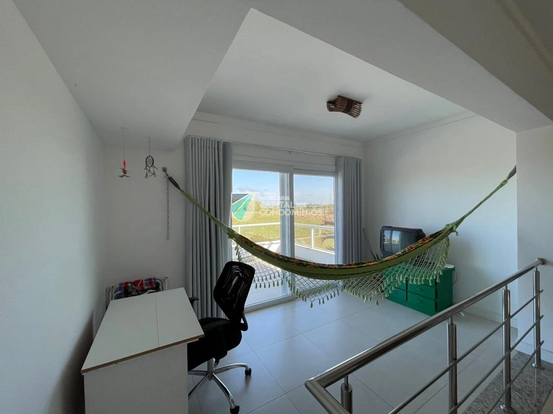 Sobrado com piscina: 6ª foto da galeria de imagens do imóvel