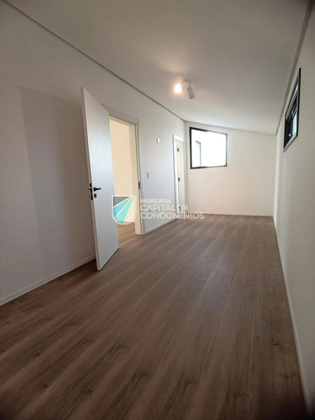 Mansão beira lago Green Village: 46ª foto da galeria de imagens do imóvel