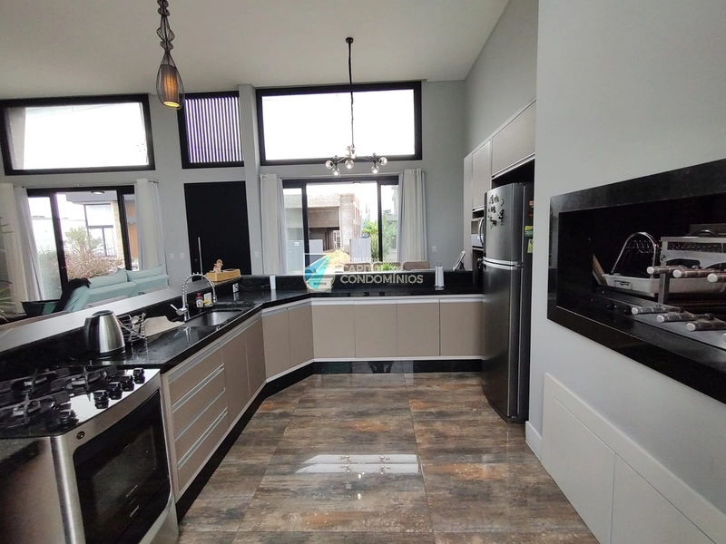 Casa térrea no Dubai: 9ª foto da galeria de imagens do imóvel