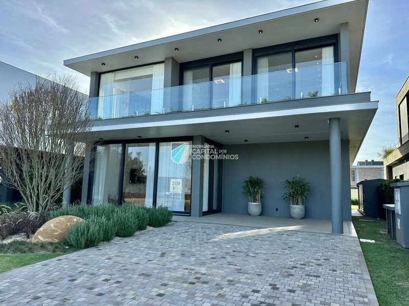 Sobrado novo no condomínio Sense em Xangri-lá.: 3ª foto da galeria de imagens do imóvel