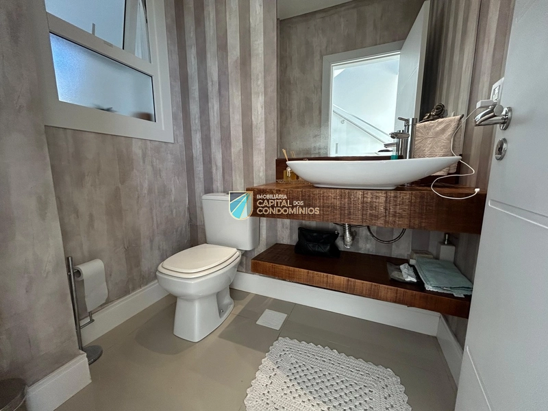 Sobrado de esquina no condomínio Quintas do Lago: 10ª foto da galeria de imagens do imóvel