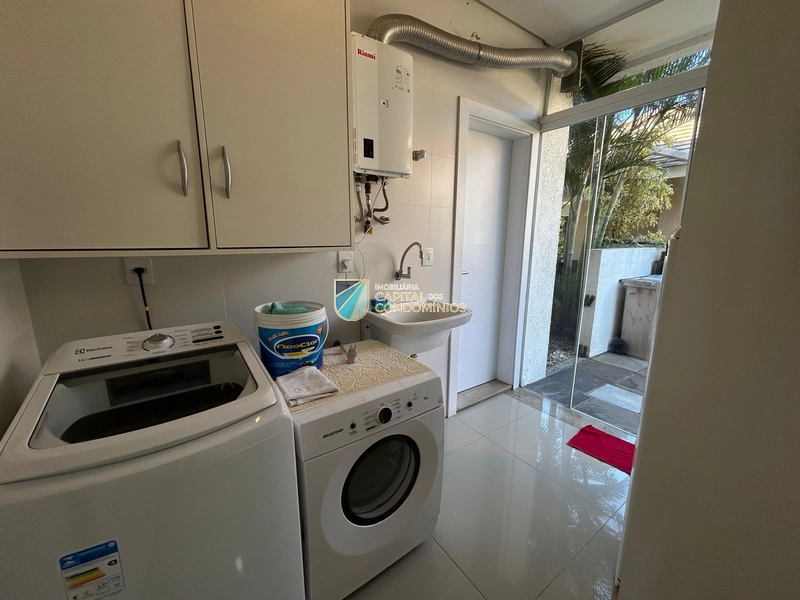 Sobrado de esquina no condomínio Quintas do Lago: 25ª foto da galeria de imagens do imóvel