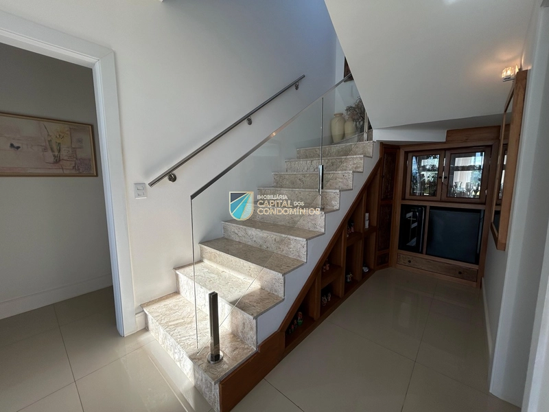 Sobrado de esquina no condomínio Quintas do Lago: 13ª foto da galeria de imagens do imóvel