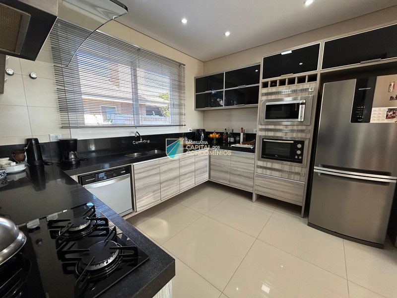 Sobrado de esquina no condomínio Quintas do Lago: 24ª foto da galeria de imagens do imóvel