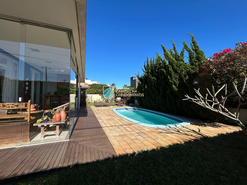 Sobrado de esquina no condomínio Quintas do Lago: 20ª foto da galeria de imagens do imóvel