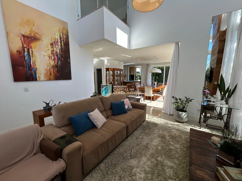 Sobrado de esquina no condomínio Quintas do Lago: 9ª foto da galeria de imagens do imóvel