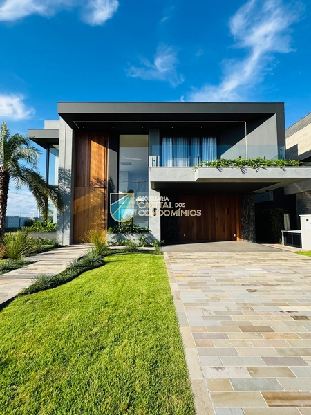 Sobrado de esquina no Condomínio Sense em Xangri-lá: 2ª foto da galeria de imagens do imóvel