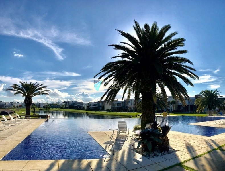 Terreno com linda vista para o lago e clube em condomínio fechado: 4ª foto da galeria de imagens do imóvel