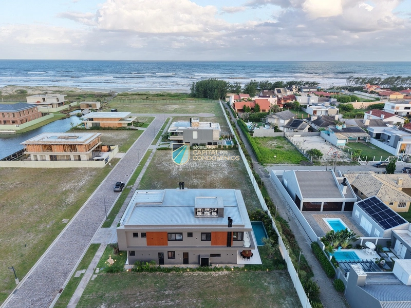 Sobrado mobiliado e decorado no condomínio Los Cobos em Xangri-lá.: 89ª foto da galeria de imagens do imóvel