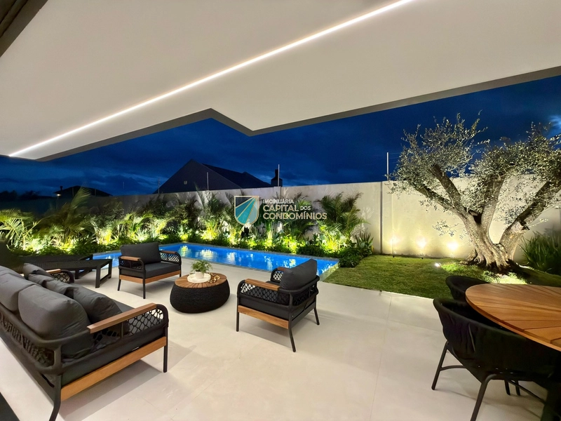 Sobrado mobiliado e decorado no condomínio Los Cobos em Xangri-lá.: 4ª foto da galeria de imagens do imóvel