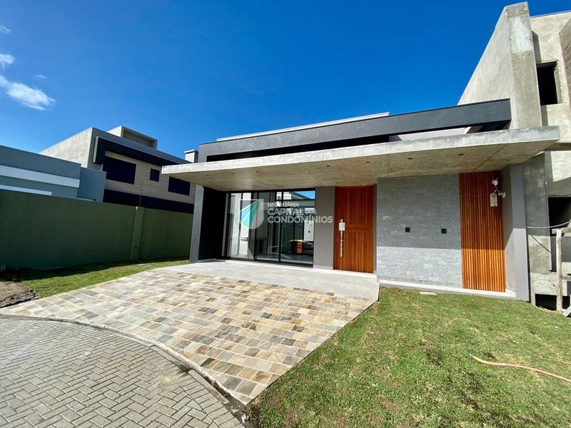 Casa térrea com piscina e spa no condomínio Sunset: 2ª foto da galeria de imagens do imóvel