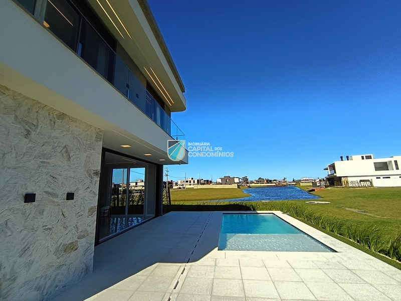 Sobrado mobiliado e decorado no Condomínio Amare em Xangri-lá: 4ª foto da galeria de imagens do imóvel