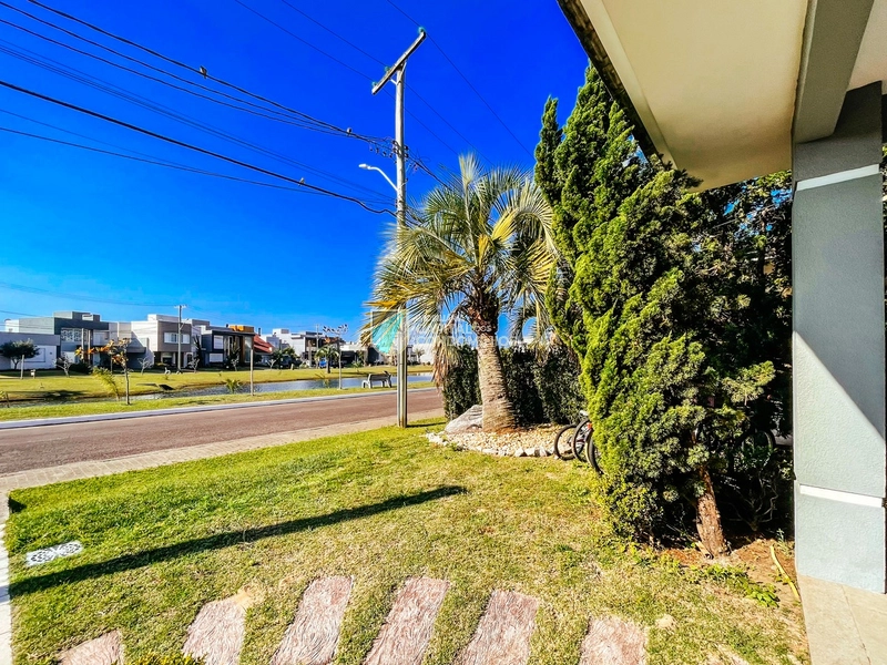 Casa em frente ao lago: 2ª foto da galeria de imagens do imóvel