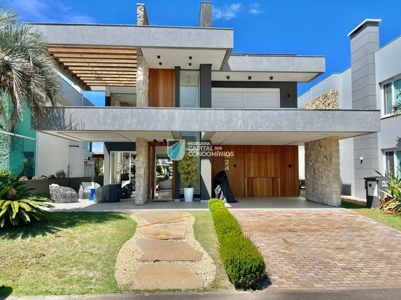 Sobrado beira lago no Condomínio Malibu Beach Residence