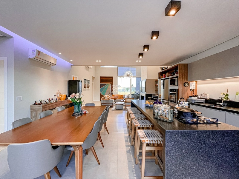 Casa 4 suítes beira lago: 21ª foto da galeria de imagens do imóvel