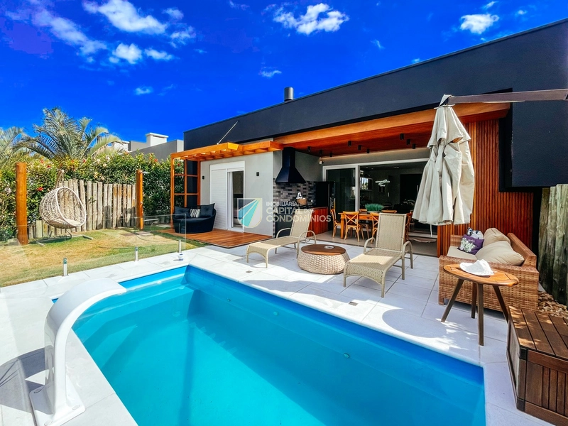 Casa 4 suítes beira lago: 2ª foto da galeria de imagens do imóvel