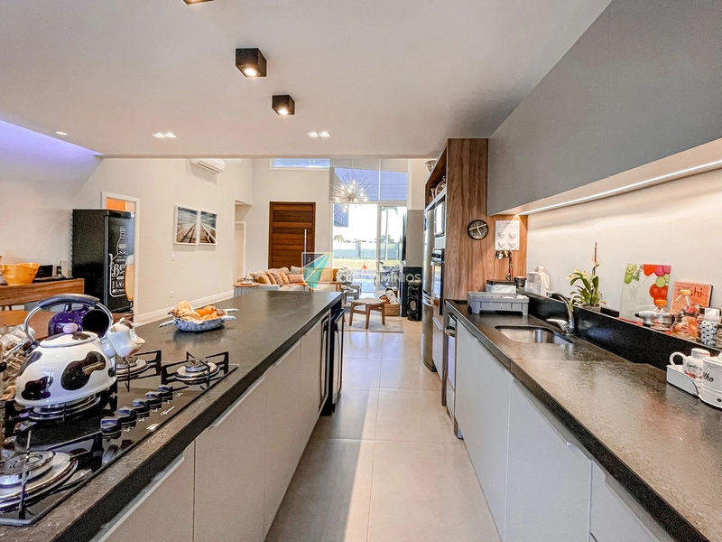 Casa 4 suítes beira lago: 26ª foto da galeria de imagens do imóvel