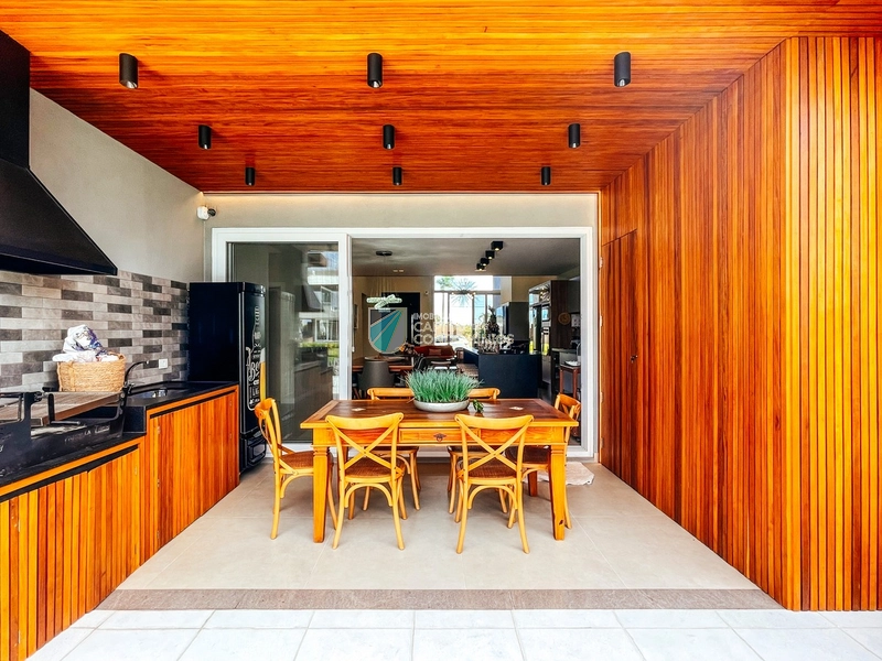 Casa 4 suítes beira lago: 16ª foto da galeria de imagens do imóvel