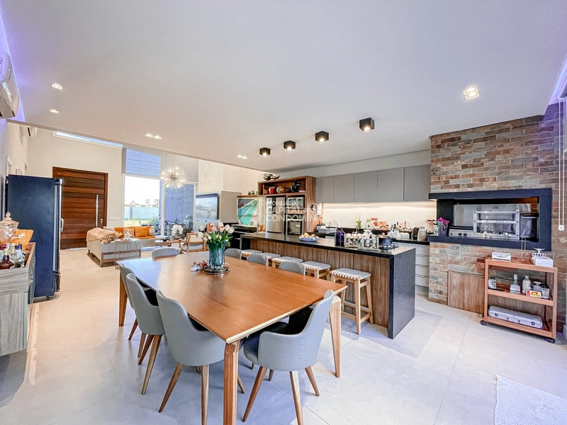 Casa 4 suítes beira lago: 29ª foto da galeria de imagens do imóvel