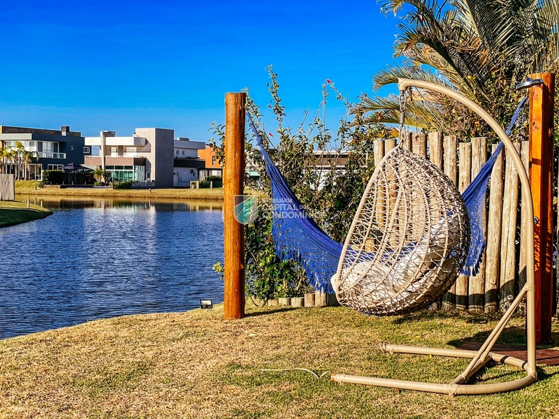 Casa 4 suítes beira lago: 59ª foto da galeria de imagens do imóvel