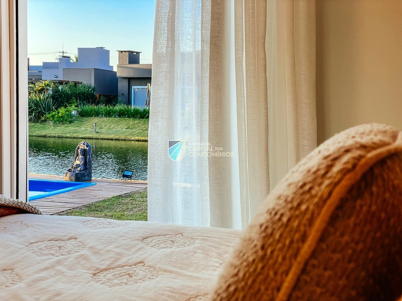 Casa 4 suítes beira lago: 42ª foto da galeria de imagens do imóvel