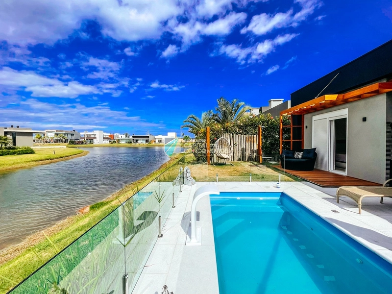 Casa 4 suítes beira lago: 19ª foto da galeria de imagens do imóvel